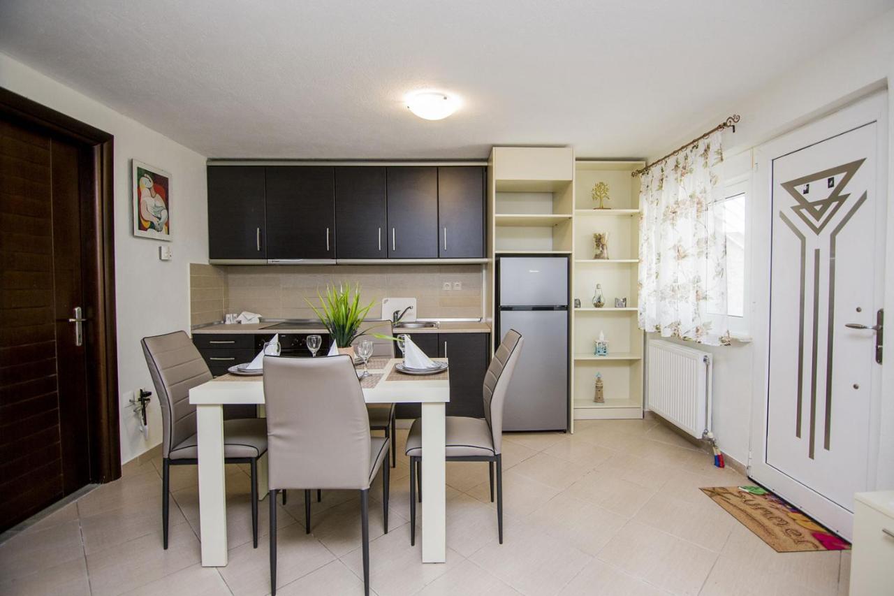 Kasta Bnb Ofrínion Dış mekan fotoğraf